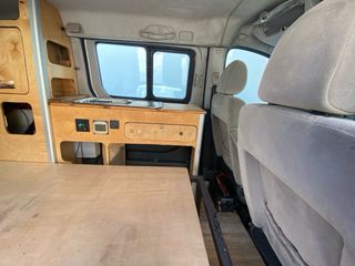 Peugeot Expert camperizada y homologada