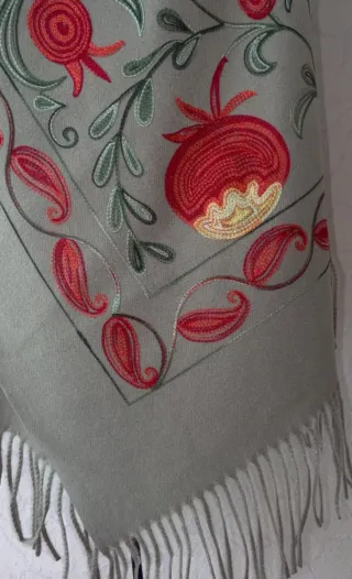 Chal Pashmina Bordada Nueva + Regalo collar 