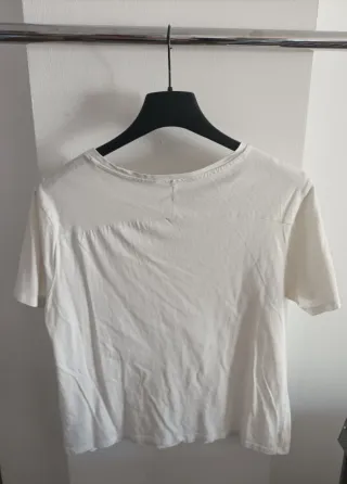 Camiseta básica blanca con bolsillo