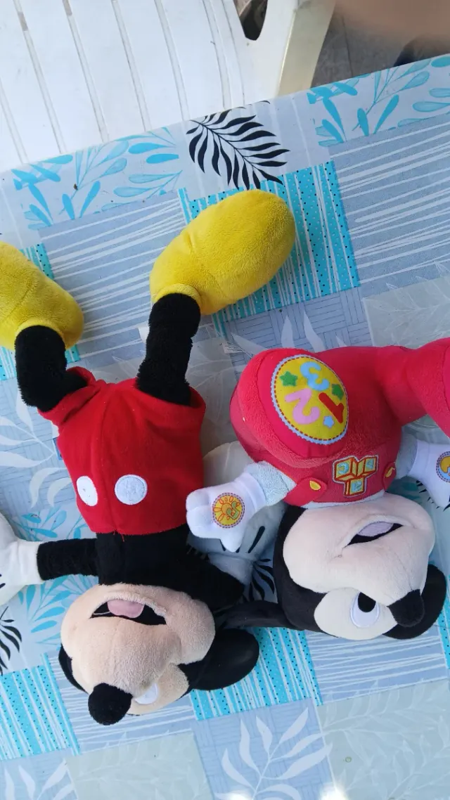 2 Peluches Mickey Mouse