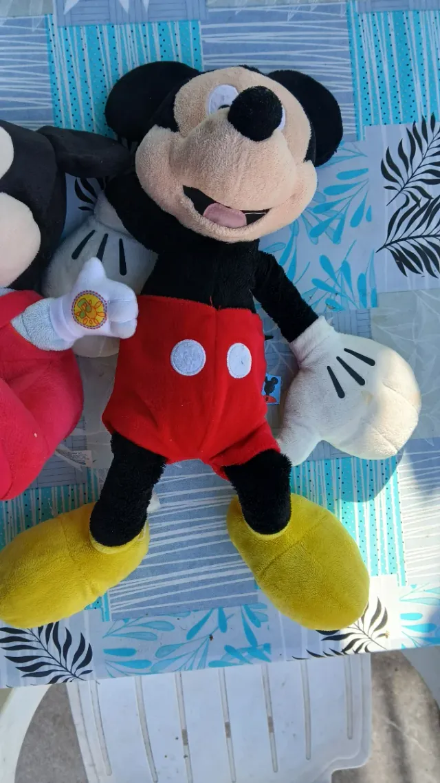 2 Peluches Mickey Mouse