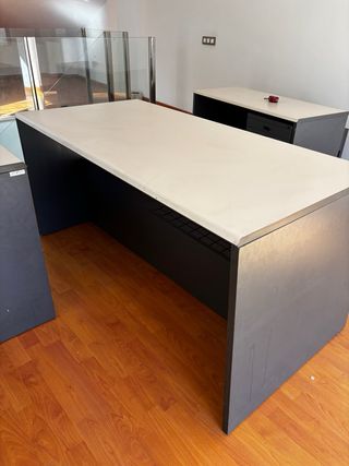 Escritorios Galo Ben gris y blanco