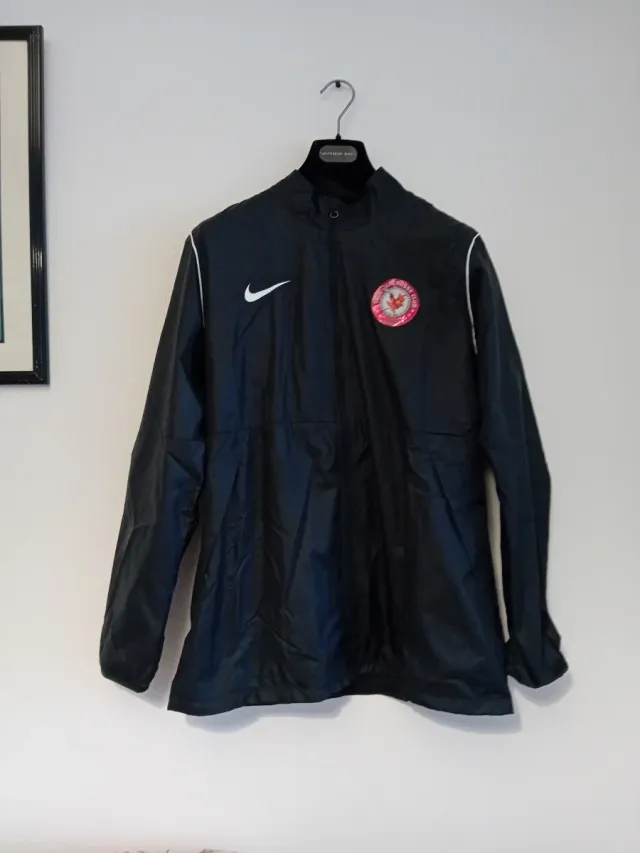 Chaqueta deportiva Nike hombre negra
