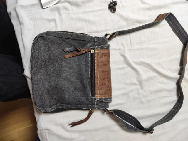 Bolso bandolera negro y marrón