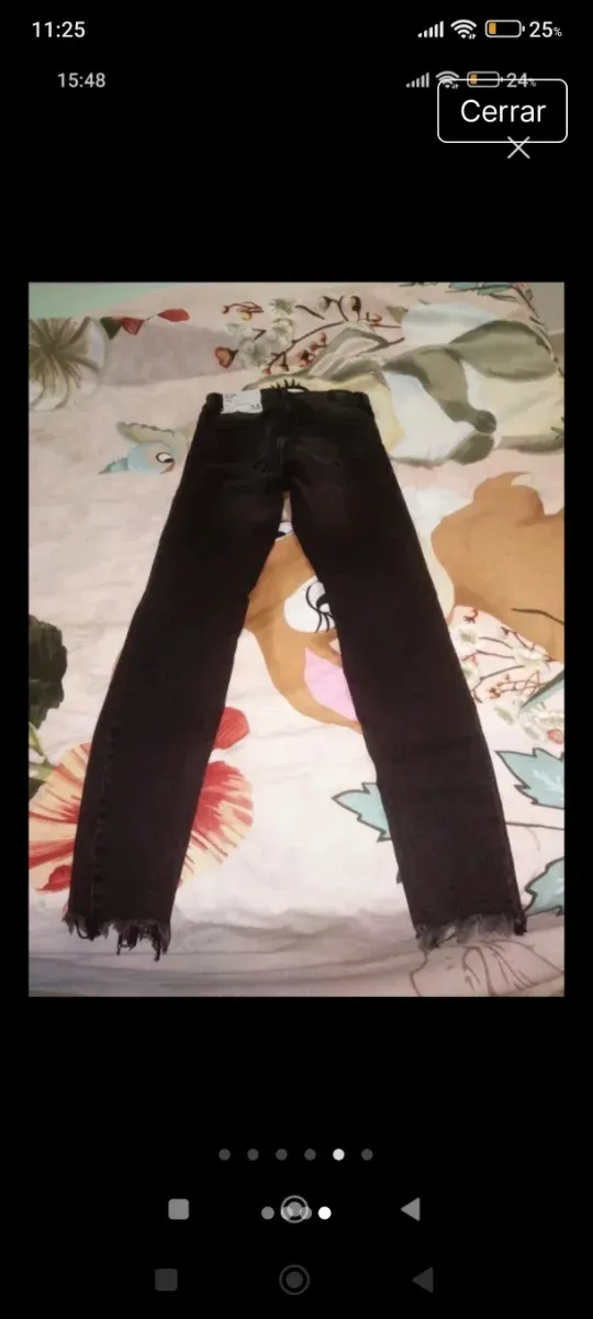 2 pantalones jeans pitillo azul y negro.