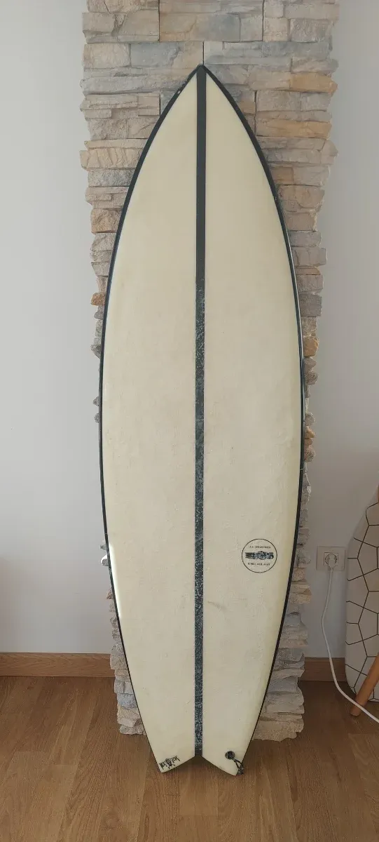 Tabla Surf JS Black Baron 5'9 33L
