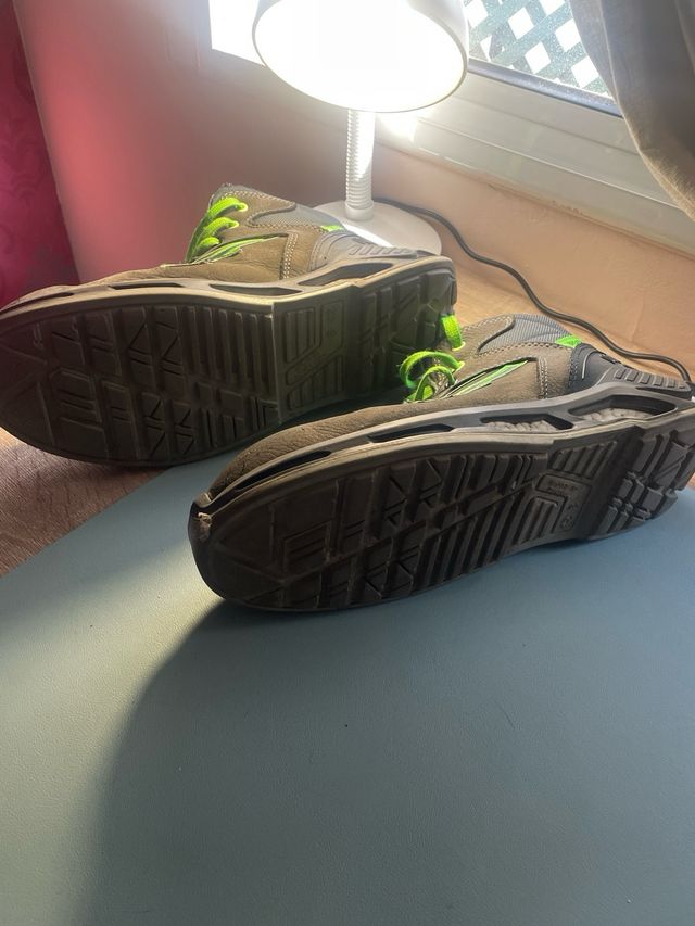 Calzado U-Power Gris y Verde