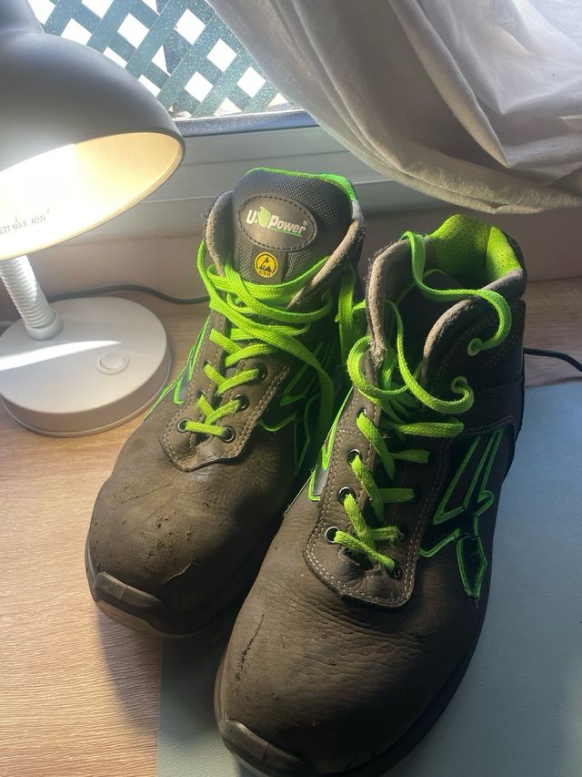 Calzado U-Power Gris y Verde