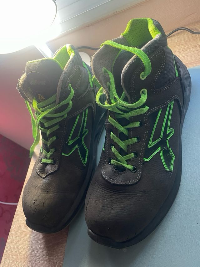 Calzado U-Power Gris y Verde