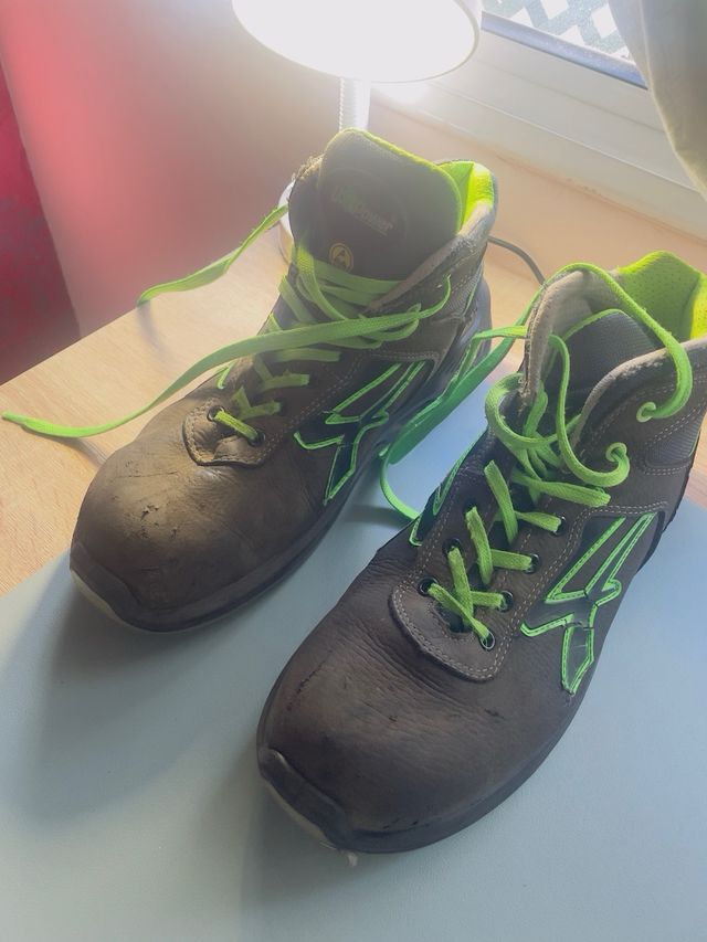 Calzado U-Power Gris y Verde