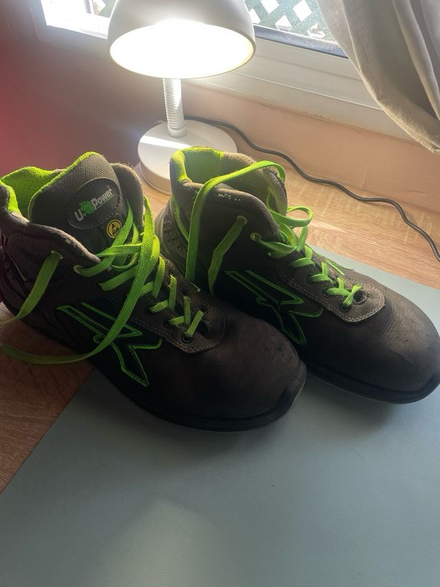 Calzado U-Power Gris y Verde