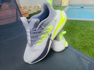 Zapatillas Adidas Boost Grises y Amarillas