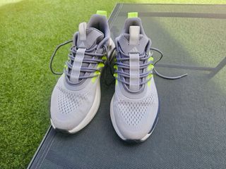 Zapatillas Adidas Boost Grises y Amarillas