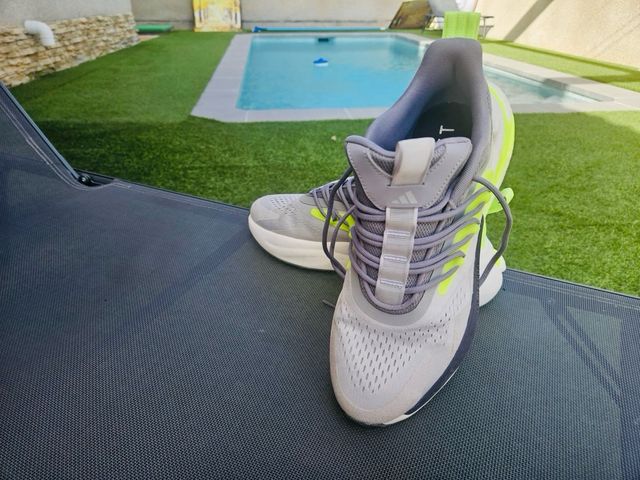 Zapatillas Adidas Boost Grises y Amarillas