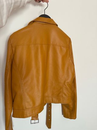 Chaqueta polipiel efecto cuero naranja Talla M