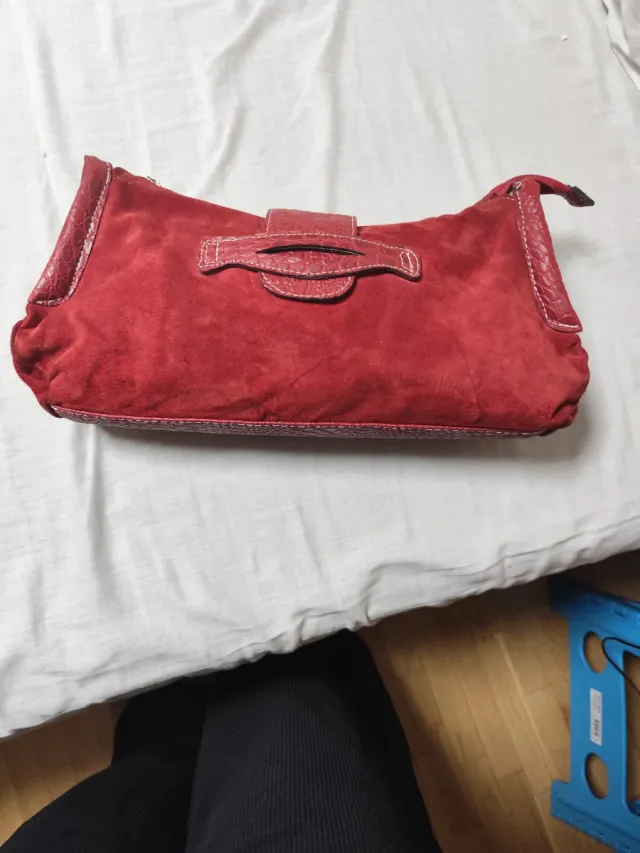 Bolso rojo de ante y piel