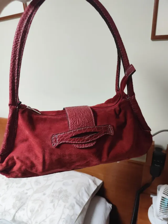 Bolso rojo de ante y piel