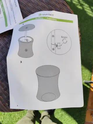 Mesa para exterior con porta bebidas