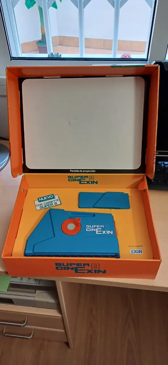 Proyector Super 8 Cinexin con Cassette