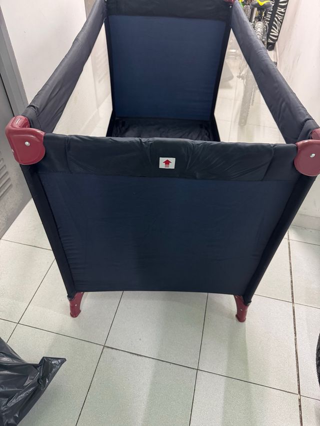 Cuna de viaje plegable