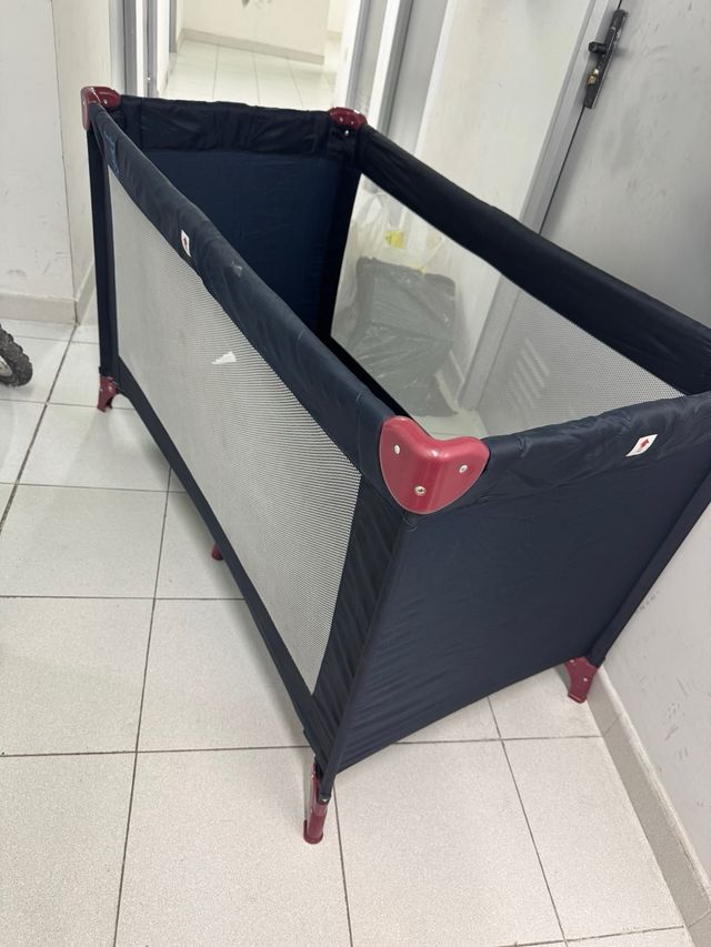 Cuna de viaje plegable