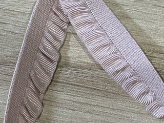 Pulsera de cinta rosa con charm de elefante dorado