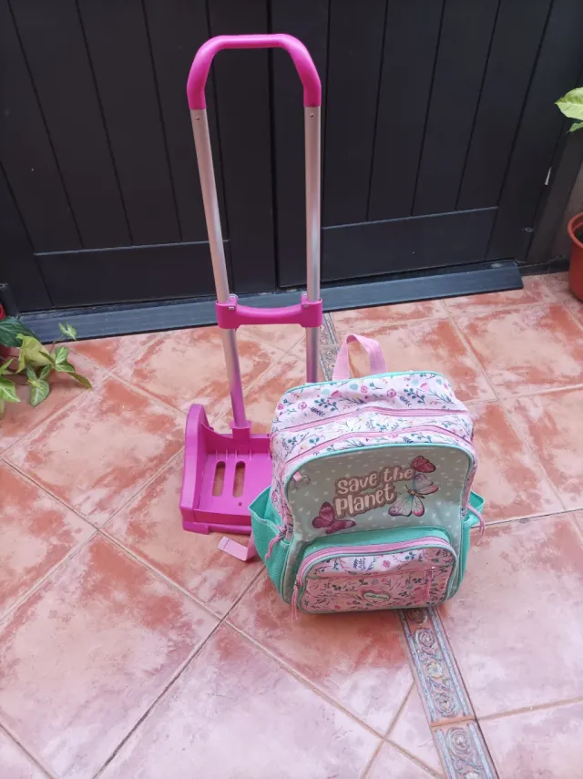 Mochila con ruedas y carro