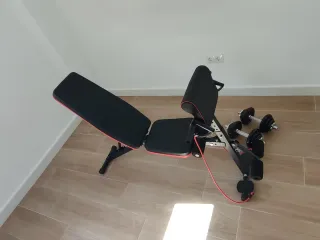 Banco de gimnasio y 2 mancuernas 10kg