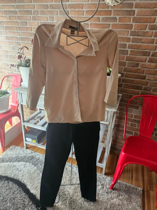 Blusa H&M Beige y Pantalón Negro