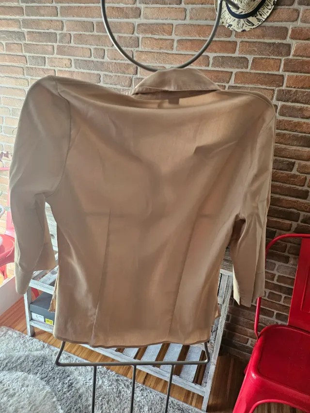 Blusa H&M Beige y Pantalón Negro