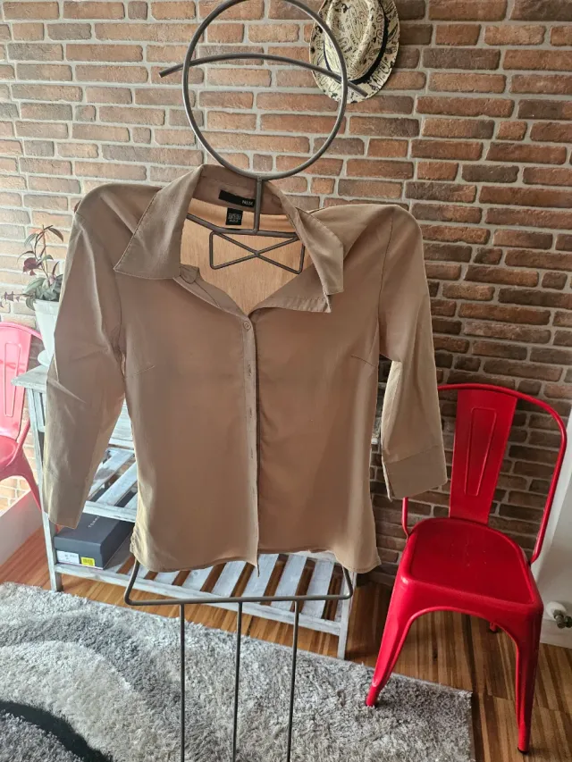 Blusa H&M Beige y Pantalón Negro
