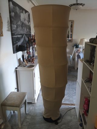 Lámpara de pie Tornado metal y tela