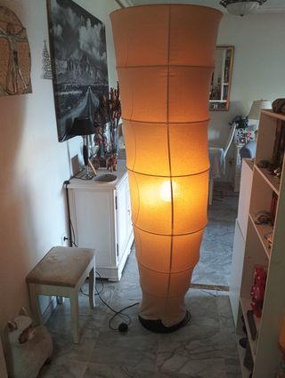 Lámpara de pie Tornado metal y tela