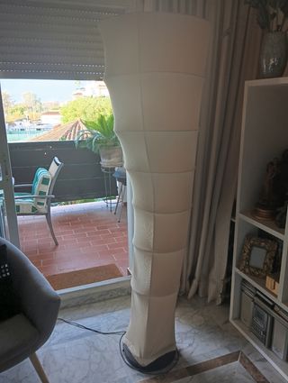 Lámpara de pie Tornado metal y tela