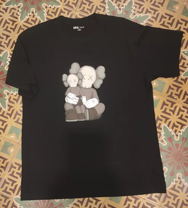 Camiseta Uniqlo - KAWS