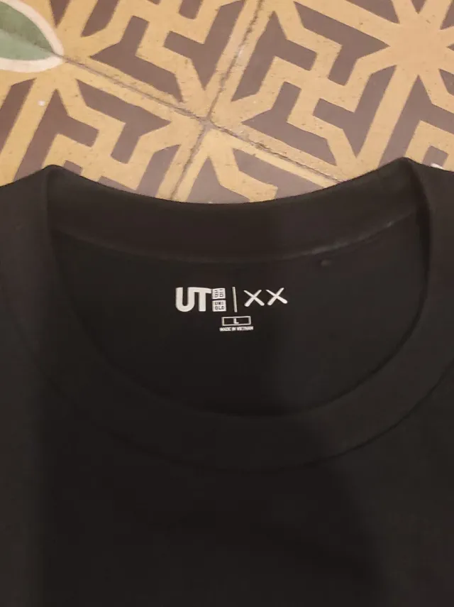 Camiseta Uniqlo - KAWS
