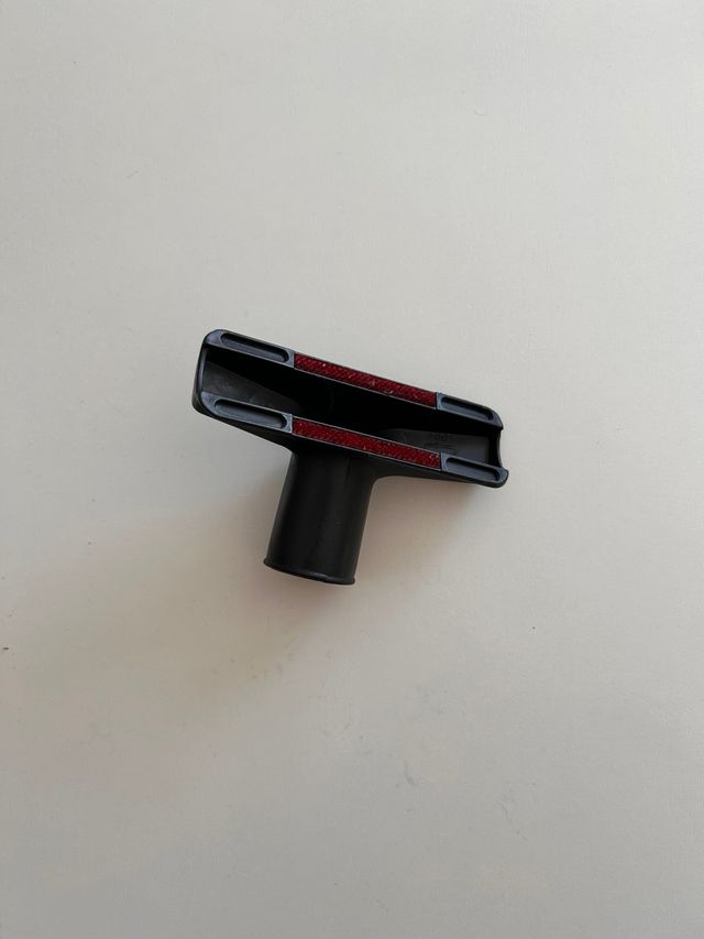 Aspiradora Becken Voom 2000W.