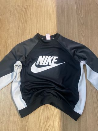 Sudadera Nike Negra y Blanca