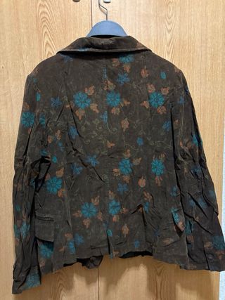 Americana marrón con flores Talla M-L