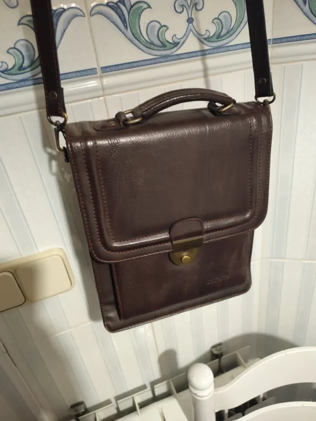 Bolso bandolera de piel marrón