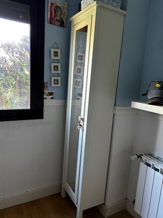 Armario alto blanco con espejo