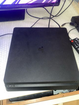 PS4 Slim Nera 500gb + Giochi FIFA