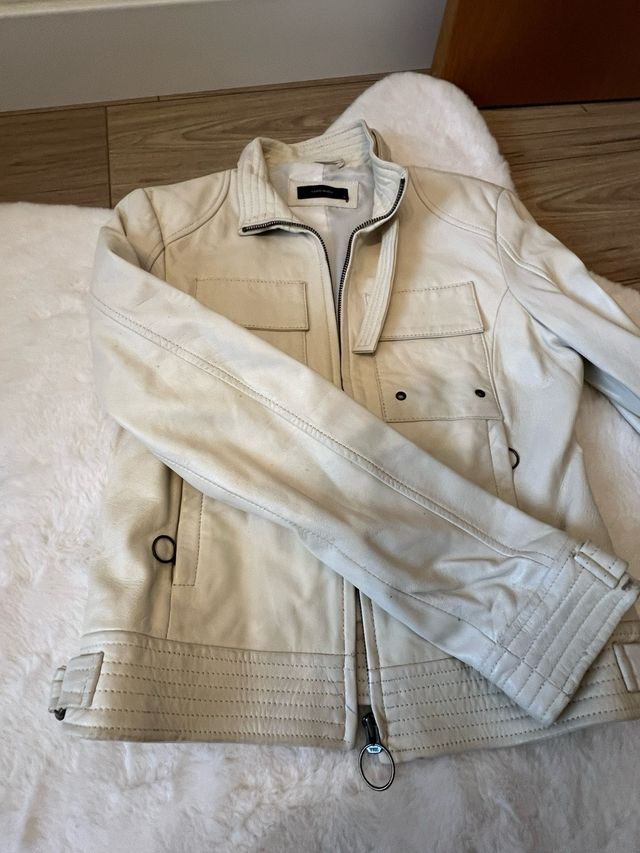 Chaqueta de piel Vero Moda blanca.Nueva