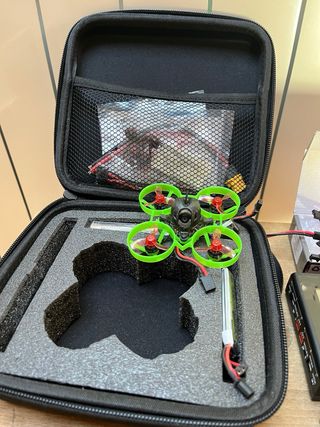 Dron FPV MOBULA 6 con cargador y baterías