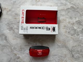 Luz trasera CATEYE RAPID X3 USB 150 lúmenes