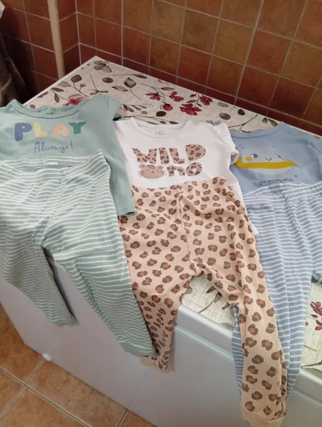 Lote 3 pijamas 18 meses