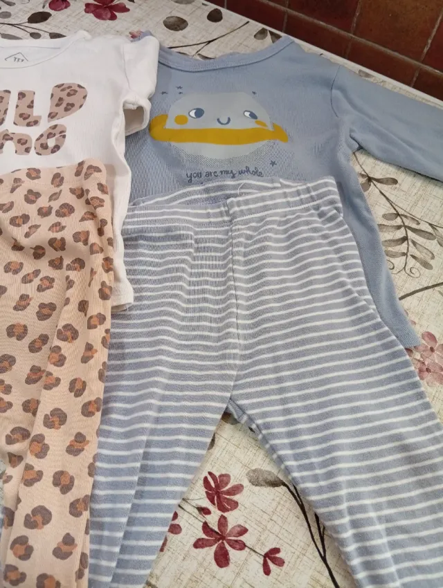 Lote 3 pijamas 18 meses