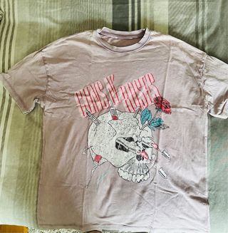 Camiseta Guns N' Roses Morada Mujer.