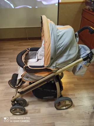 Carro de bebé Vector