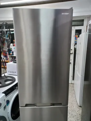 Nevera SHARP a++